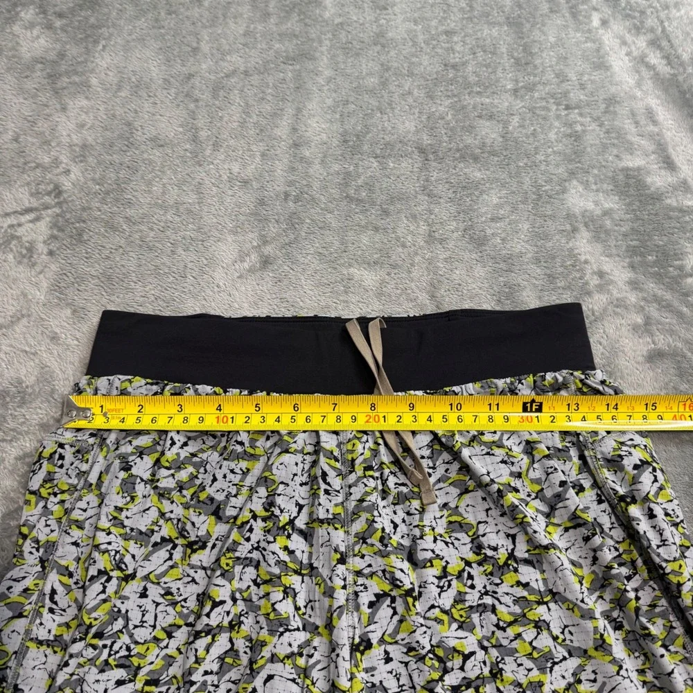 REI Co-op Swiftland Lined Running Shorts Mens Small Grey Lime Abstract Print 7in